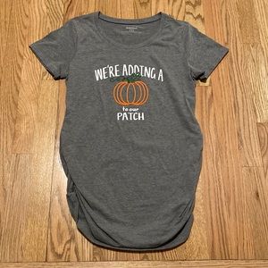 NWOT Motherhood Maternity M Pregnancy Announcement Top